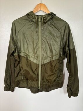 Nike | Women's Two Tone Wind Breaker Forest Green